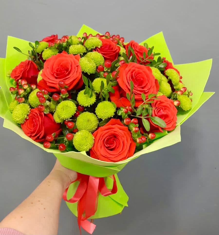 Букет цветов из: Хризантемы и Розы в Межозёрном