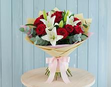 Букет цветов из:  Лилии и Розы в Межозёрном