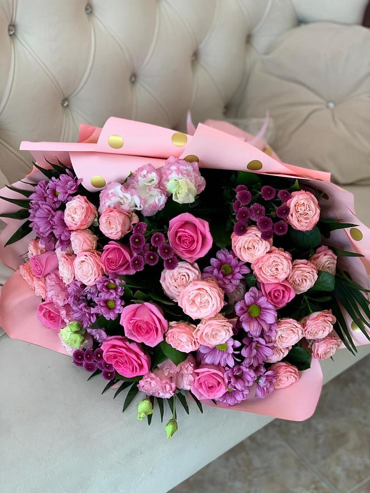 Букет цветов из: Хризантемы, Розы и Лизиантусы в Межозёрном