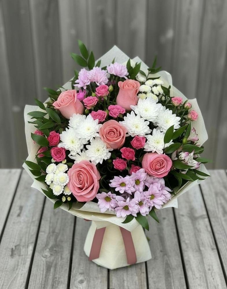 Букет цветов из: Альстромерии, Гвоздики, Розы и Хризантемы в Межозёрном