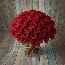 Букет 55 Красных роз Фридом #REPLACE_PRED# Межозёрном