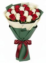 Букет Микс из красных и белых роз #REPLACE_PRED# Межозёрном