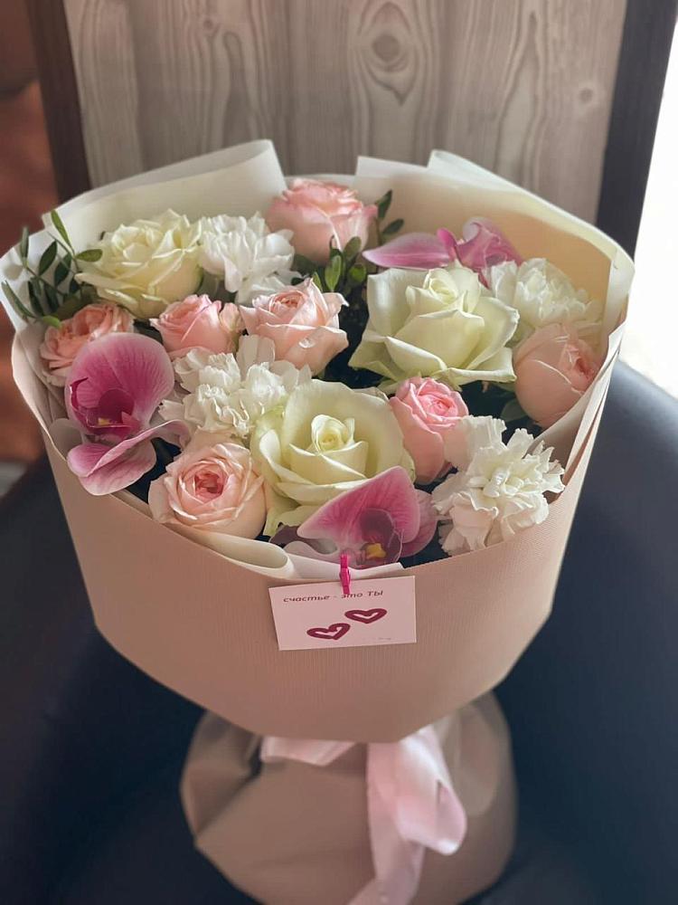 Букет цветов из: Орхидеи, Розы и Гвоздики в Межозёрном