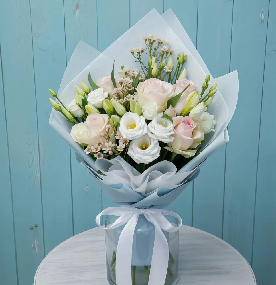 Букет цветов из: Розы и Лизиантусы в Межозёрном