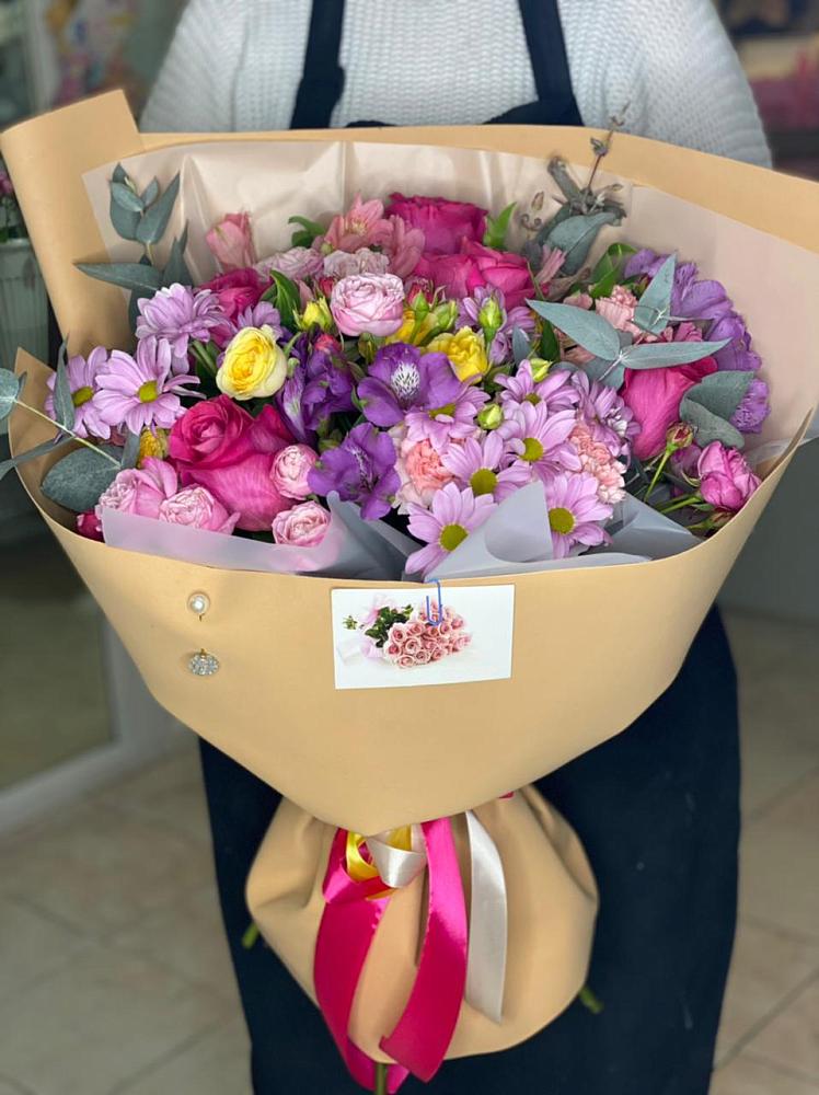 Букет цветов из: Хризантемы, Гвоздики и Альстромерии в Межозёрном