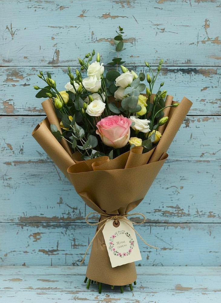 Букет цветов из: Розы и Лизиантусы в Межозёрном