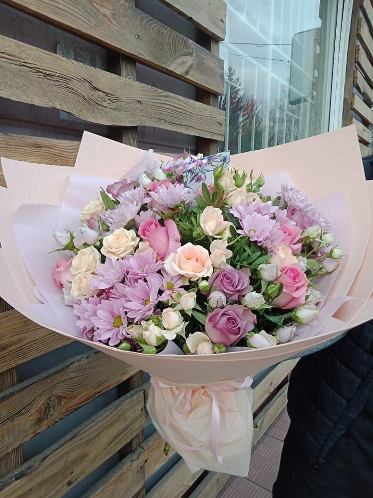 Букет цветов из: Розы и Хризантемы в Межозёрном