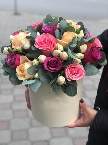Цветочная композиция из Розы в шляпной коробке в Межозёрном