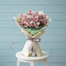 Букет цветов из:  Орхидеи и Розы в Межозёрном