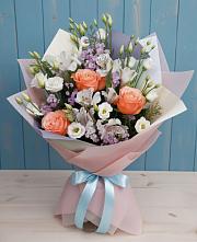 Букет цветов из:  Лизиантусы, Розы, Альстромерии и Гипсофила в Межозёрном