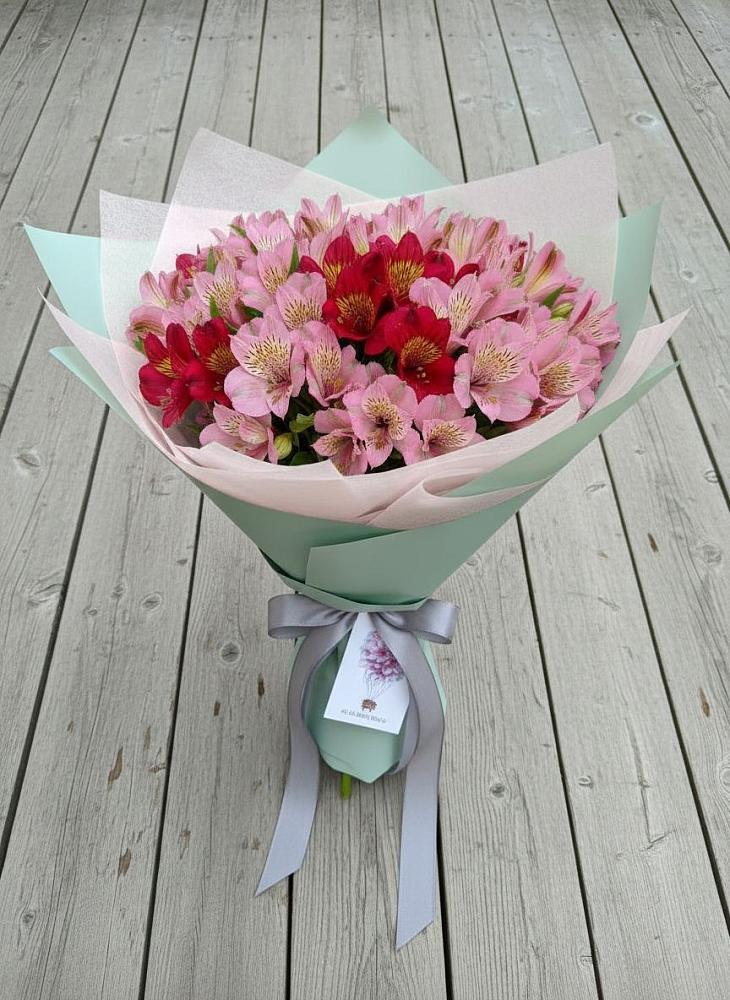 Букет цветов из: Альстромерии в Межозёрном