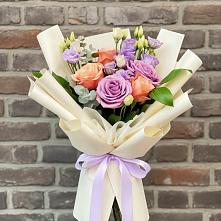 Букет цветов из:  Лизиантусы и Розы в Межозёрном