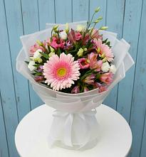 Букет цветов из:  Герберы, Альстромерии и Лизиантусы #REPLACE_PRED# Межозёрном