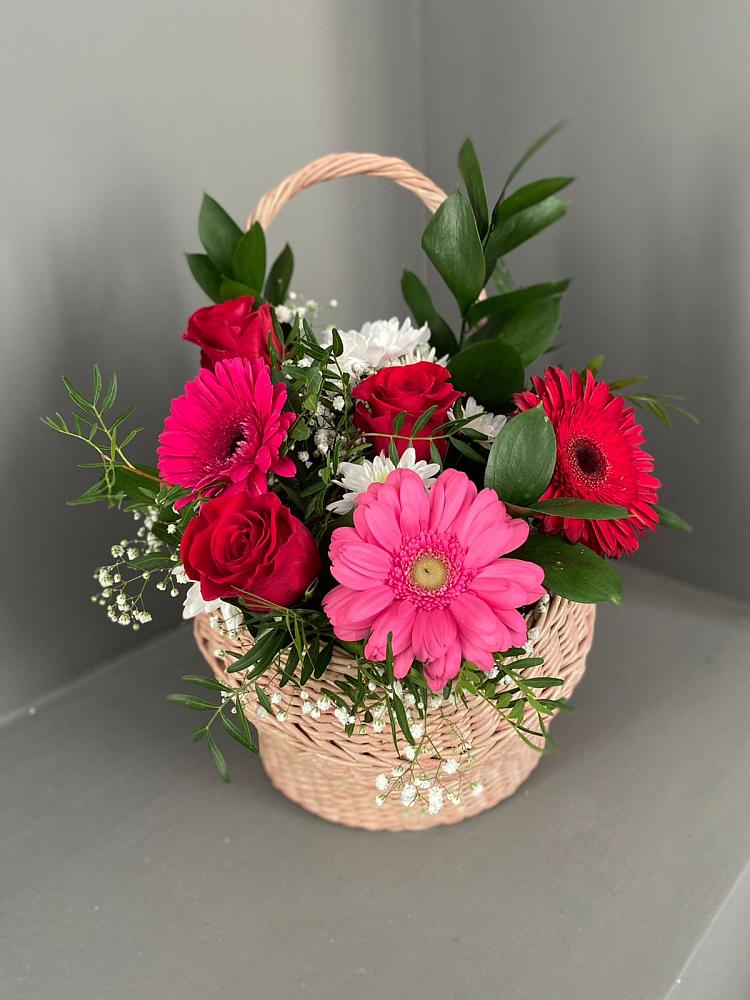 Цветочная композиция из Розы, Хризантемы и Герберы в корзине в Межозёрном