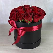 Цветочная композиция из Розы в шляпной коробке в Межозёрном
