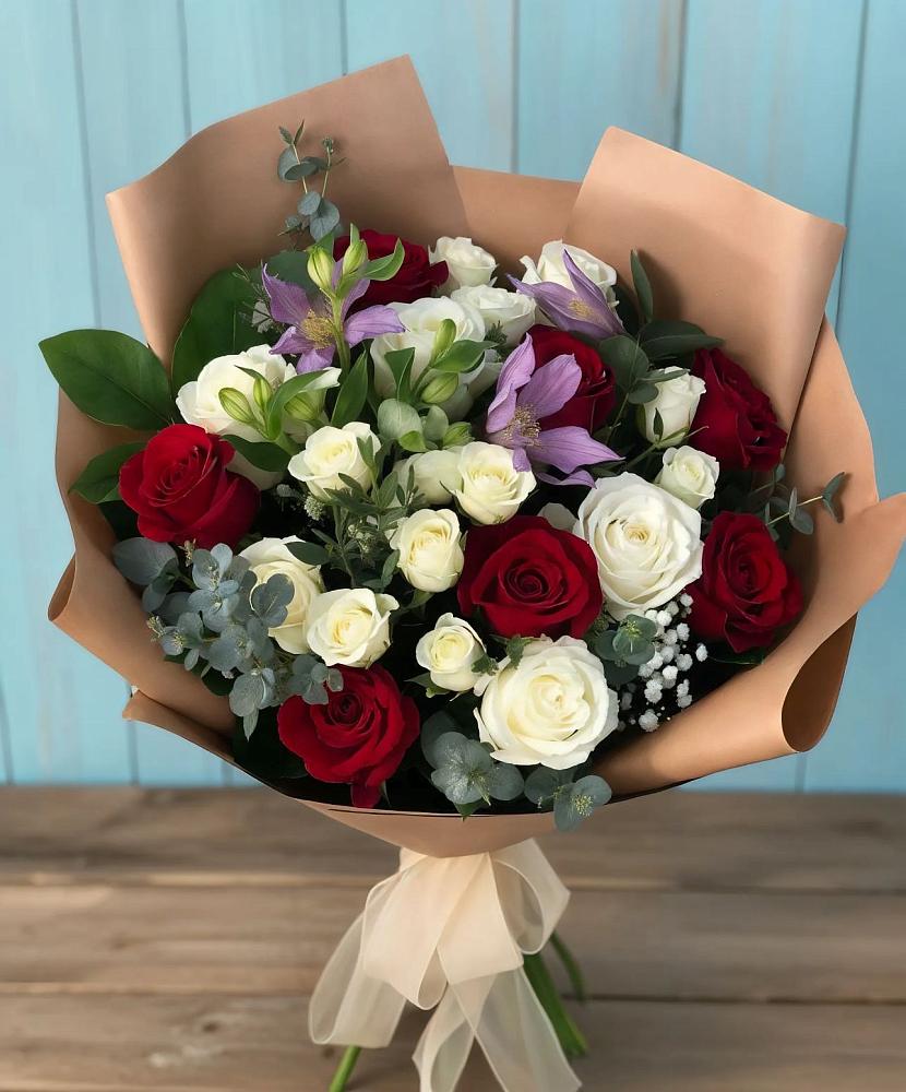 Букет цветов из: Розы и Альстромерии в Межозёрном