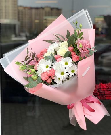 Букет цветов из: Розы, Лизиантусы и Хризантемы в Межозёрном