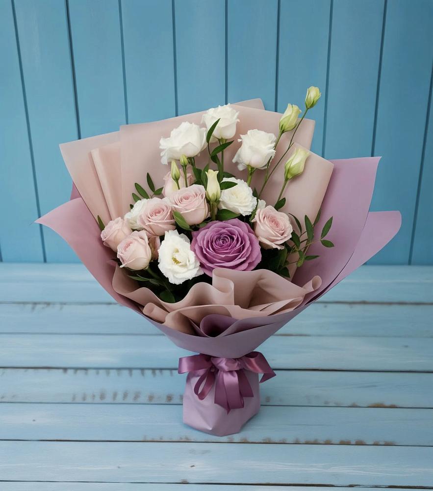 Букет цветов из: Розы и Лизиантусы в Межозёрном